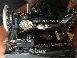 Vintage/antique Singer Portable Sewing Machine Beautiful