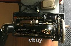 Vintage/antique Singer Portable Sewing Machine Beautiful