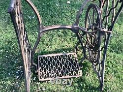 Vintage antique Singer Treadle Sewing Machine Cast Iron Table Base