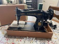 Vintage black Singer Sewing Machine Model 15-19 with Case