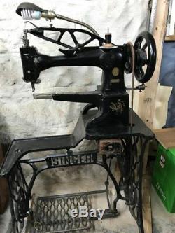 Vintage sewing machine singer 29K71