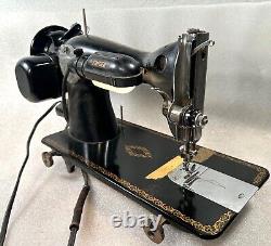 Vtg 1955 Heavy Duty Singer 15-91 Sewing Machine with Manual & Bobbins RUNS STRONG