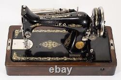 Vtg Antique 1926 Singer Sewing Machine Model 99K with Case for Parts or Repair