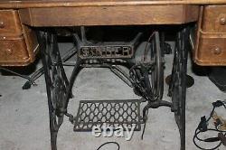 Vtg Antique Singer Treadle Sewing Machine Table Cabinet Cast Iron