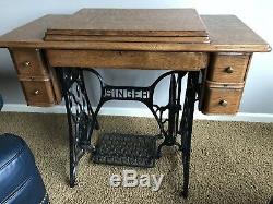 Vtg Antique Singer Treadle Sewing Machine Table Cabinet Cast Iron Wood Tiger Oak