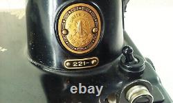 Vtg Singer featherweight 221 sewing machine with case & pedal