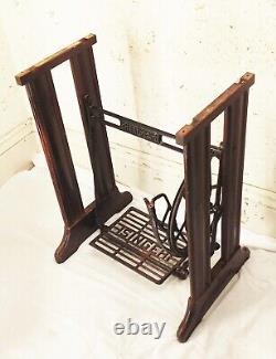 Vtg antique Singer treadle sewing machine wood & cast iron base frame stand
