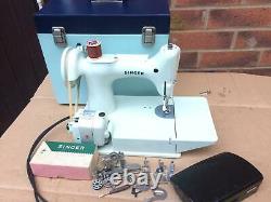 White Vintage Singer 221, 221K Portable Featherweight Sewing Machine