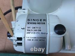 White Vintage Singer 221, 221K Portable Featherweight Sewing Machine
