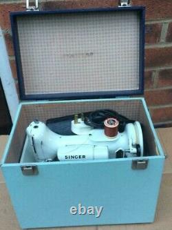 White Vintage Singer 221, 221K Portable Featherweight Sewing Machine