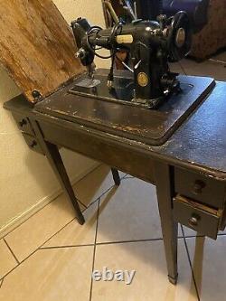 Working Antique SINGER Treadle Sewing Machine in Oak Cabinet with Drawers