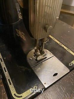 Working Antique SINGER Treadle Sewing Machine in Oak Cabinet with Drawers