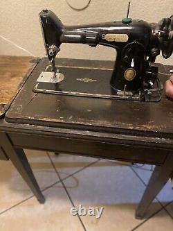 Working Antique SINGER Treadle Sewing Machine in Oak Cabinet with Drawers