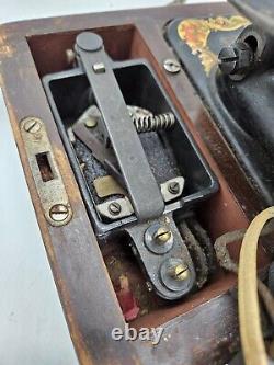 Working Singer 128 Sewing Machine La Vencedora Ornate Art Deco Wood Case