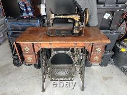 Working singer sewing machine antique 1891