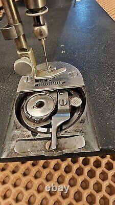 Works Good Antique SINGER Model 15 Sewing Machine AG Serial # Series READ