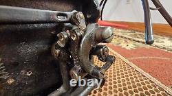 Works Good Antique SINGER Model 15 Sewing Machine AG Serial # Series READ