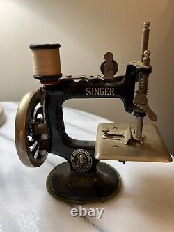 1900 Singer Antique Singer Model 20 Machine À Coudre Le Jouet De L'enfant Sewhandy