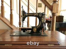 1900 Singer Modèle 24 Treadle Sewing Machine Fonctionne Parfaitement