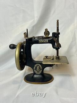 1910 -1934 Machine à coudre miniature Singer Sew Handy Model 20 jouet pour enfants