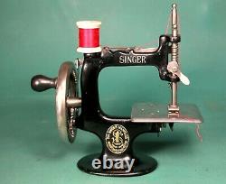 1910 Singer 20 Toy Sewing Machine 4 Spoke 1st Version Box Guide