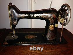1916 Singer Sewing Machine Model 66, Avec Un Design Décalcomanie Red Eye