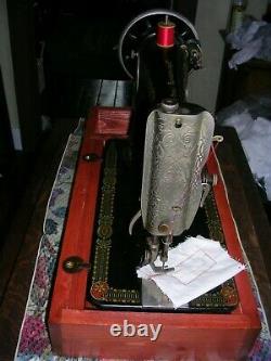 1920 Singer 66 Hand Crank Machine À Coudre Serviced Sews Smooth Stitch Child Safe