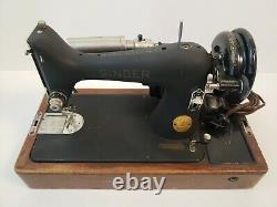 1951 Singer Sewing Machine Modèle 66-16 Avec Boîtier De Verrouillage En Bois Antique