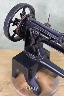 Antiqe Patcher Singer 29 Ufa Sewing Machine Free Arm Shoemaker Pièces En Cuir