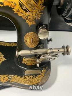 Antiquaire 1891 Singer Treadle Sewing Machine Fiddle Base, Shuttle, Modèle 27 Vs2