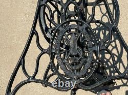 Antique 1879 Original Singer Treadle Machine À Coudre Cast Iron Base / Table Legs