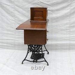 Antique 1882 Singer Modèle 12 Treadle Machine À Coudre De Table Cabinet Magnifique