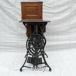 Antique 1882 Singer Modèle 12 Treadle Machine À Coudre De Table Cabinet Magnifique