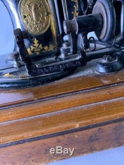 Antique 1886 Chanteur 12k Fiddle Machine À Coudre Acanthe Autocollants Manivelle