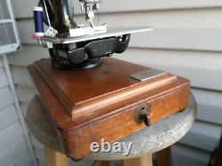 Antique 1905 Singer 24 Chain Stitch Hand Crank Machine À Coudre Avec Bentwood Case