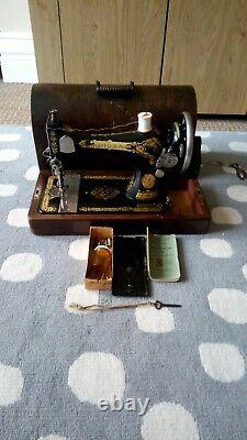 Antique 1920s Singer Sewing Machine Working Y3565289 Case Tools Manuel Key