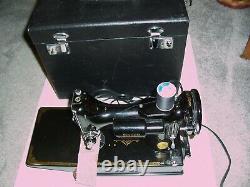 Antique 1947 Singer 221 Working Featherweight Machine À Coudre Avec Accessoires