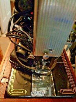 Antique 1950s Singer Sewing Machine, 99k Modèle Ek925669 Dans Original Case