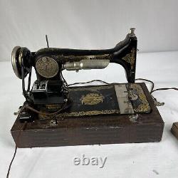 Antique 1985 Singer Sewing Machine Sphinx 13286127 Modifié Avec Moteur Et Boîtier