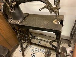 Antique Couture Machine- Chanteur