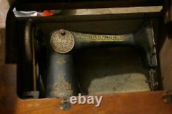 Antique Singer 127 Sphinx Treadle Machine À Coudre Modèle Avec Banc Des Années 1920