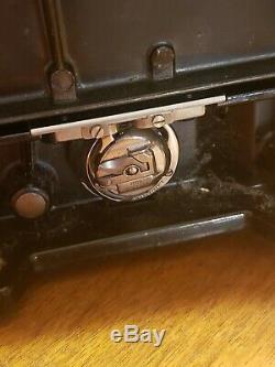 Antique Singer 221 Machine À Coudre Poids Plume Accessoires Pedal Case Nice 1949