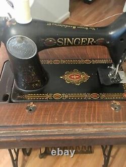 Antique Singer 66 Machine À Coudre Red Eye Treadle Head & Accessories