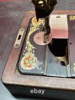 Antique Singer Portable Sewing Machine Manual Driven Aa941619