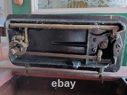 Antique Singer Red Eye Treadle Sewing Machine En Cabinet Vers 1910 1916