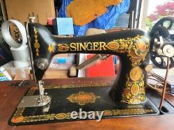 Antique Singer Rouge Eye Cast Iron Treadle Machine À Coudre Modèle 66 & Cabinet