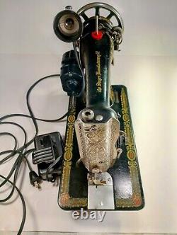Antique Singer Sewing Machine 1920 Red Eye Working With Light Beautiful Enamel