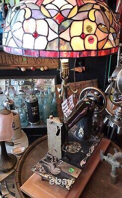 Antique Singer Sewing Machine Lamp Le Gratuit No. 5 Seamstress Folkart Asi