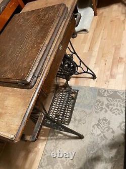 Antique Singer Treadle Machine À Coudre Avec Boîte À Coudre G7958651 Série Vintage