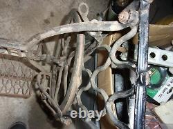 Antique Singer Treadle Sewing Machine Cast Fer Base Jambes Wood Pitman Arm